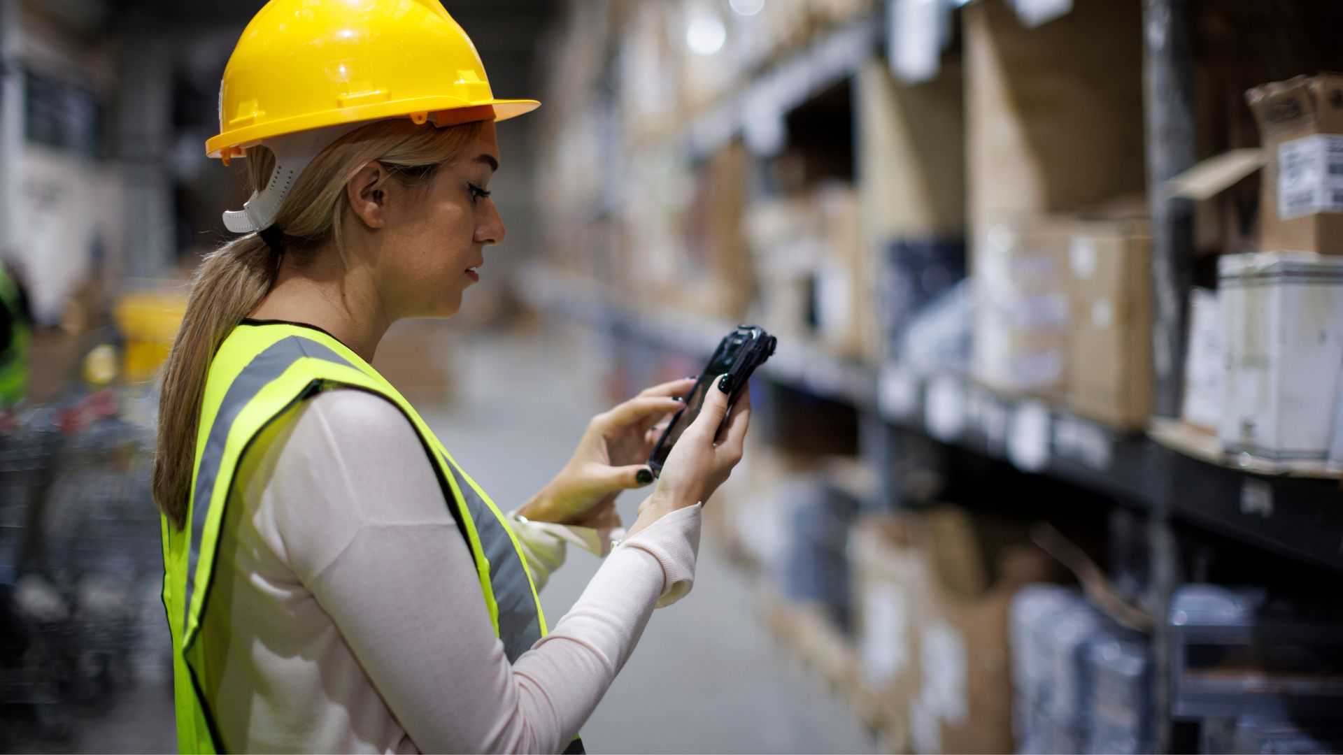 Exploring the Advantages of RFID in Manufacturing & Inventory Management